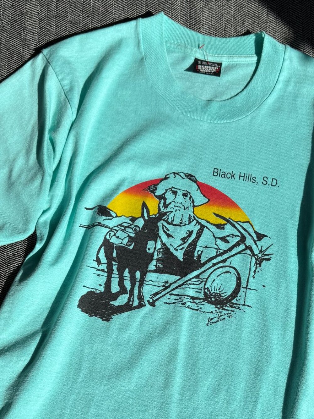 Black Hills South Dakota Vintage T-shirt XS